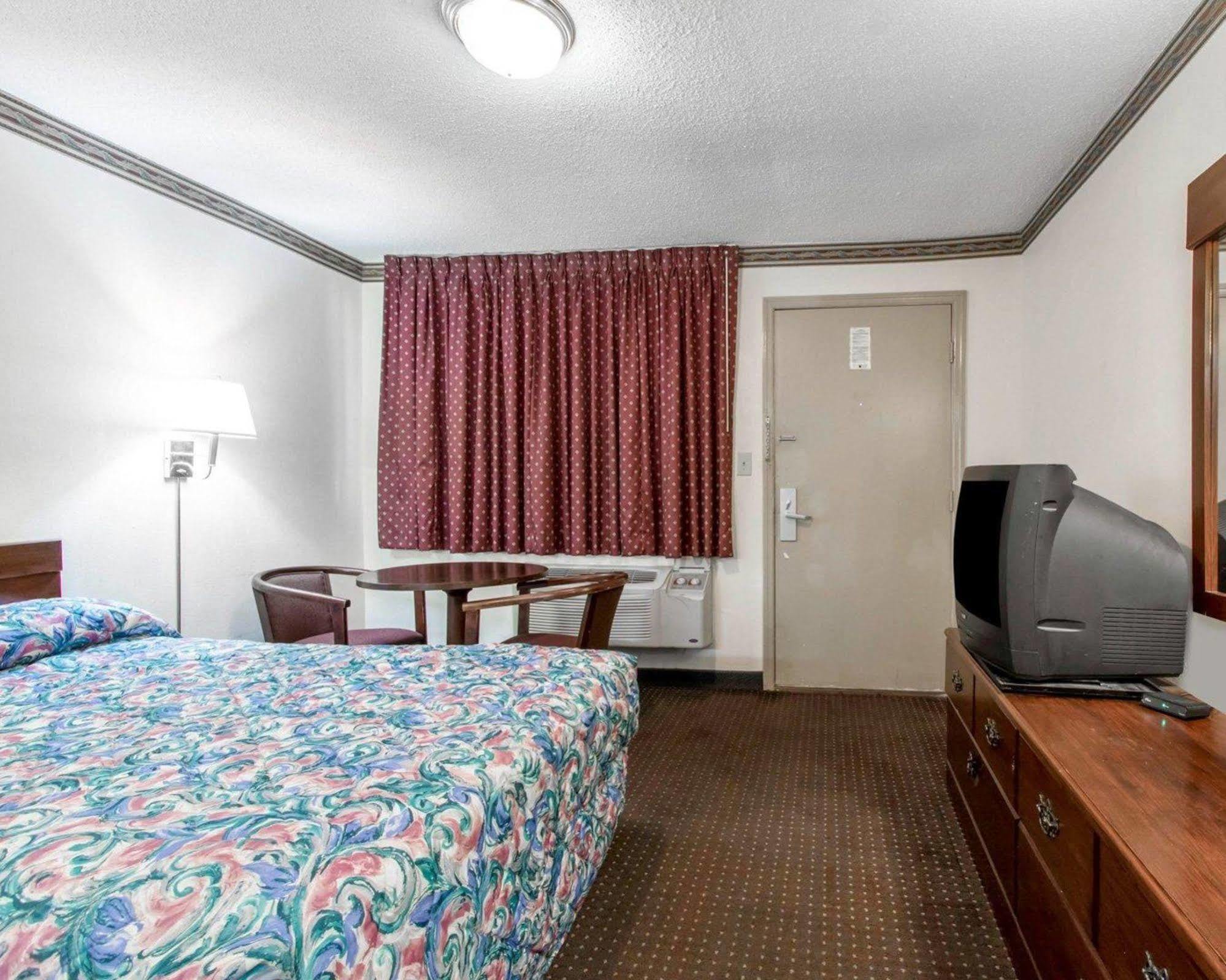 Americas Best Value Inn Opelika Exteriér fotografie