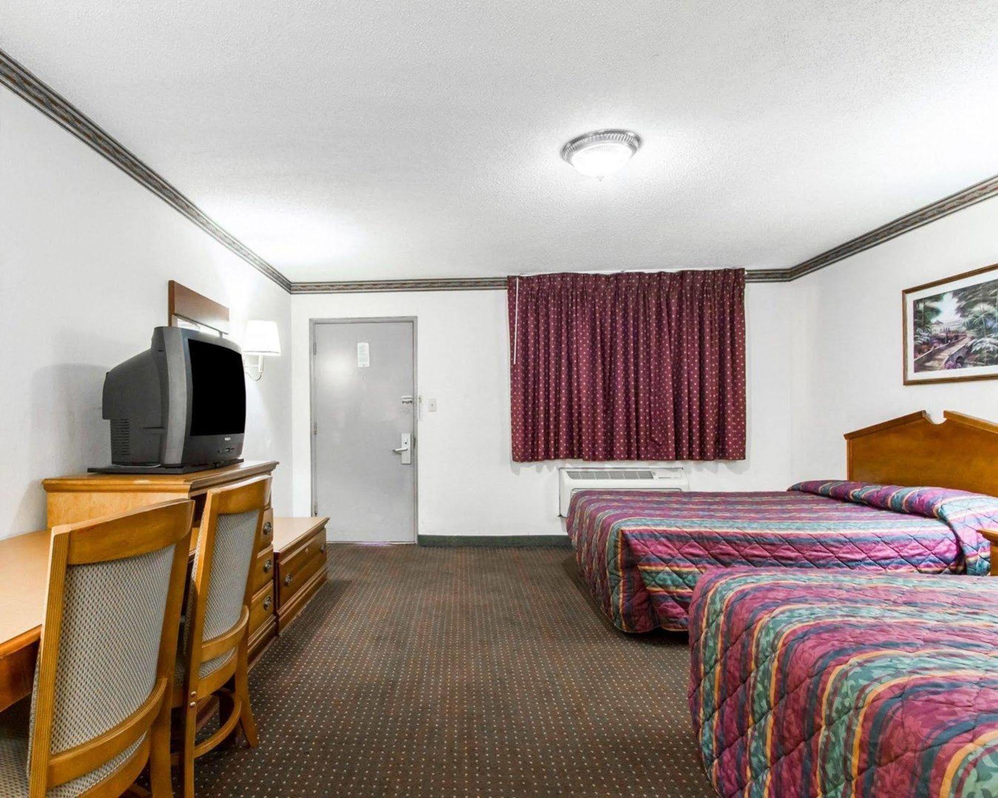 Americas Best Value Inn Opelika Exteriér fotografie